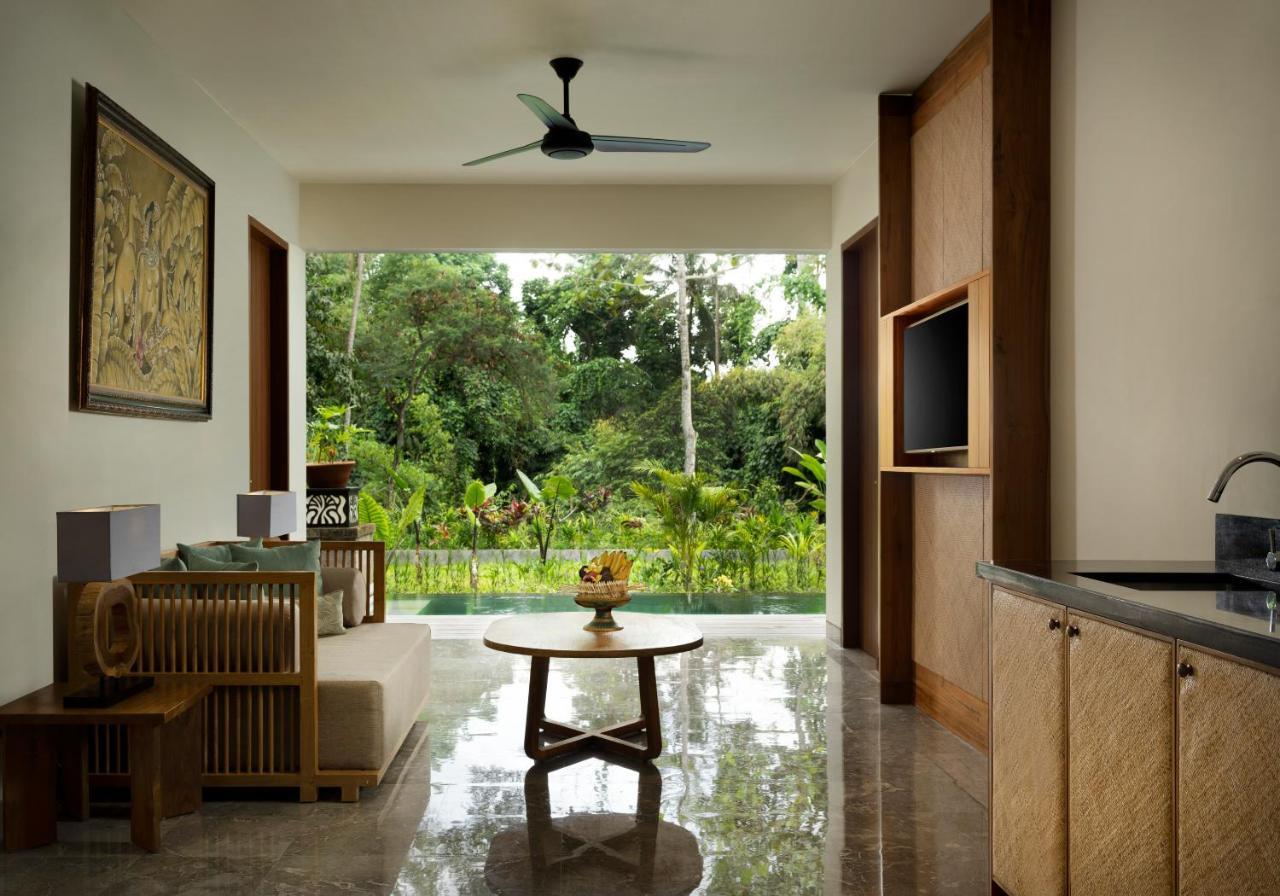Hotel Adiwana Suweta Ubud Exterior foto A room at the resort