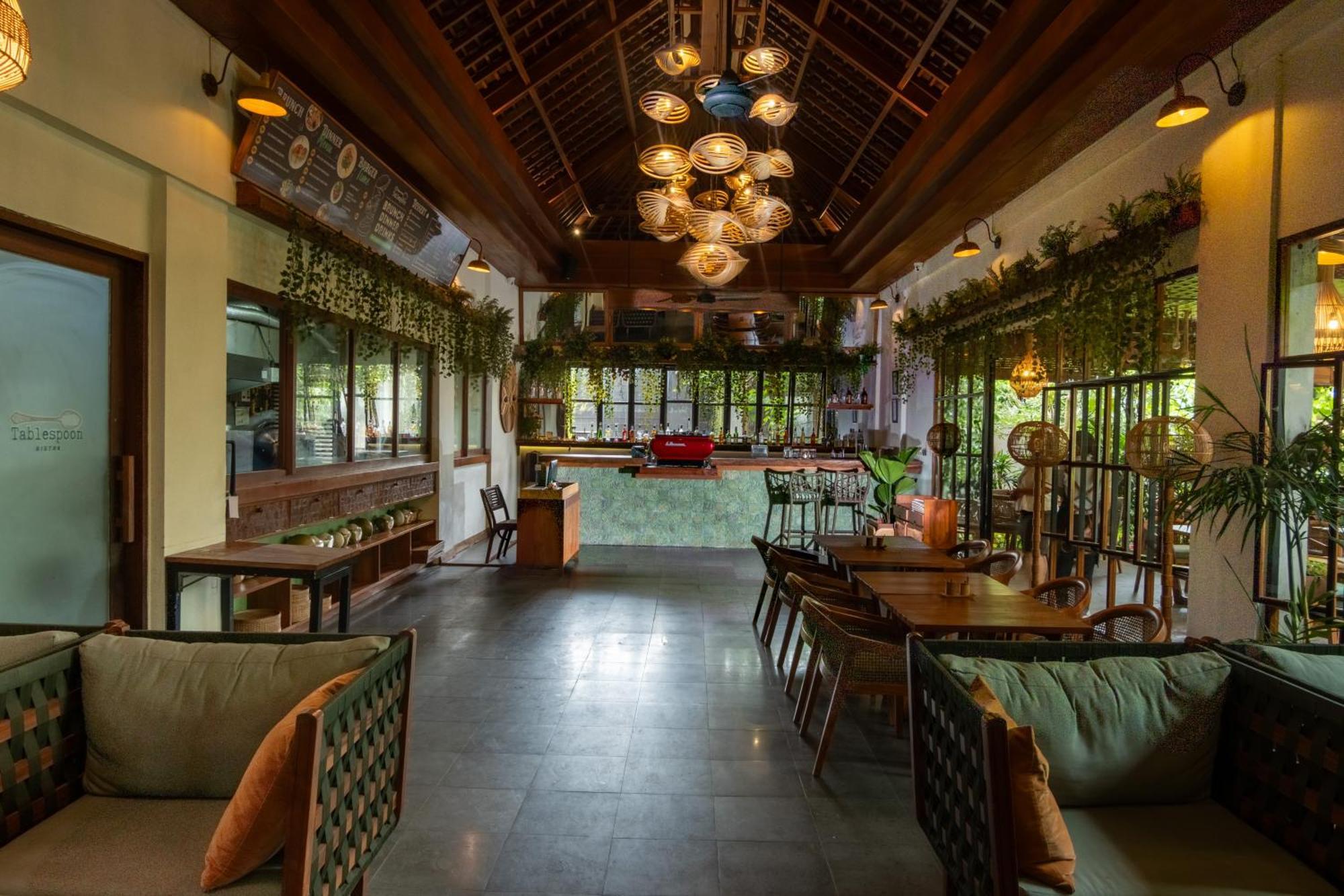 Hotel Adiwana Suweta Ubud Exterior foto